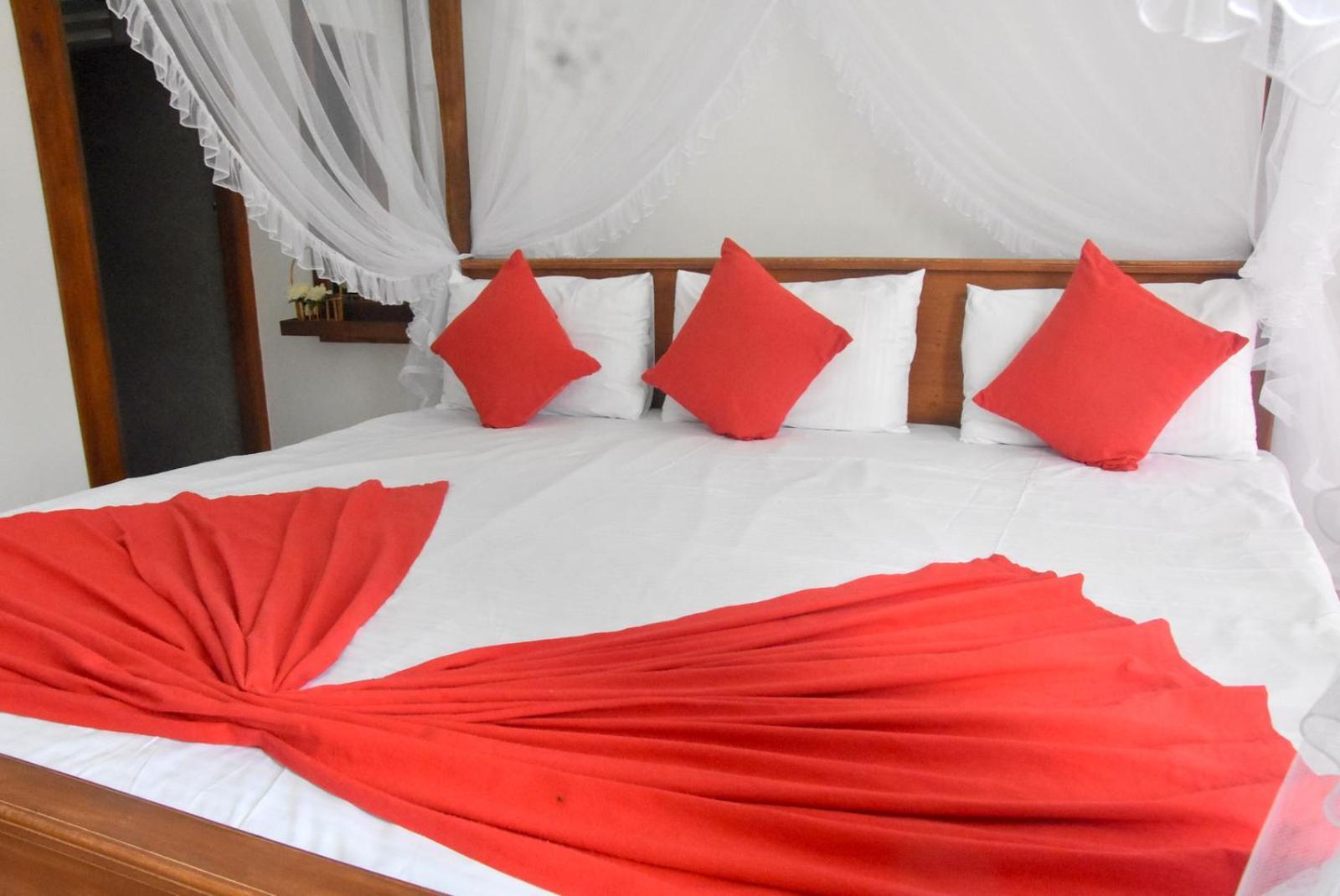 Meegahapokuna Resort Anuradhapura Eksteriør billede
